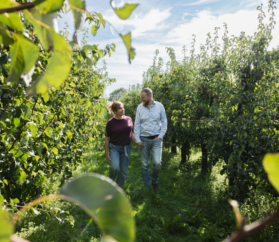 Hester en Dennis wandelen